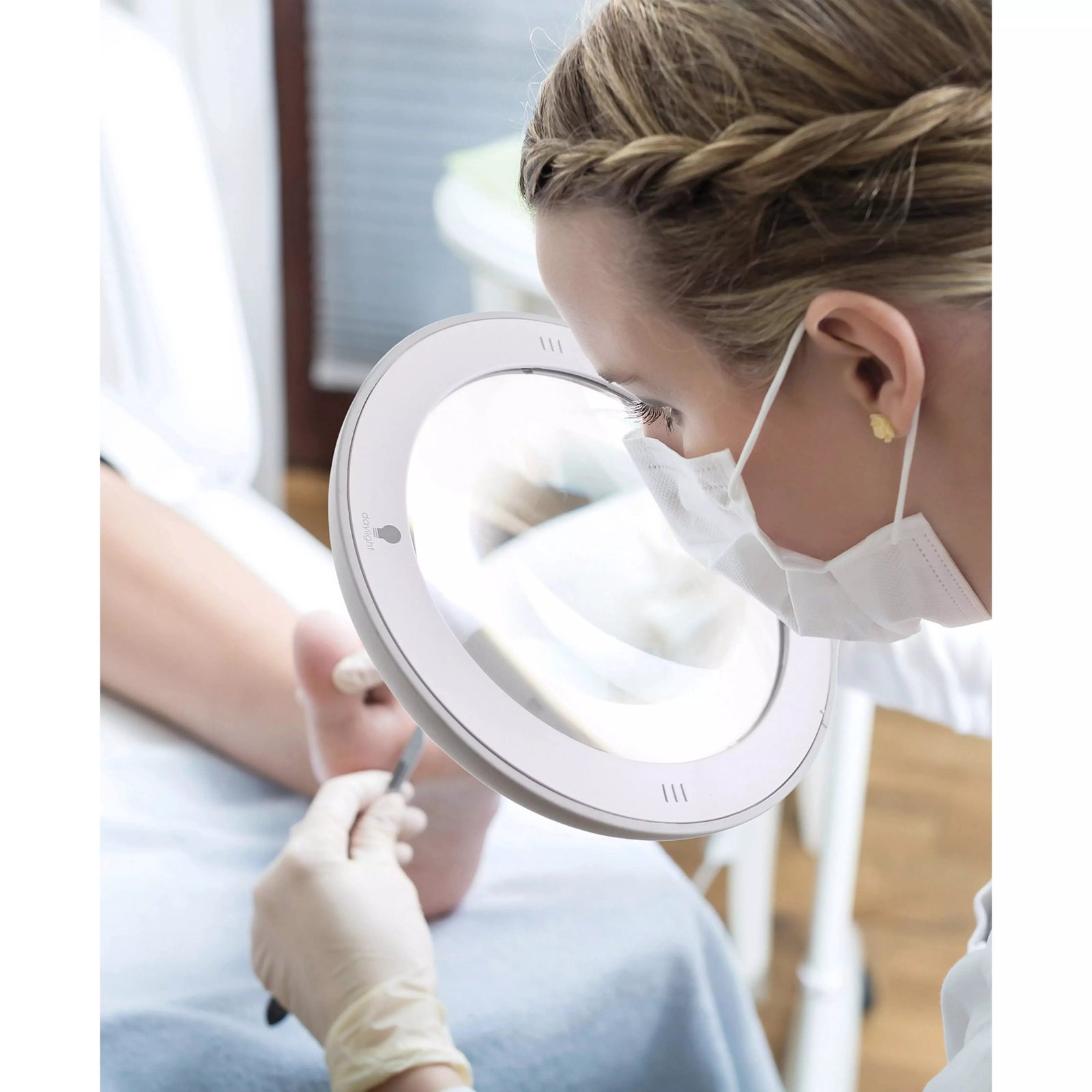 Daylight Omega 7 Spa Magnifying Lamp (U25130) - Image 5